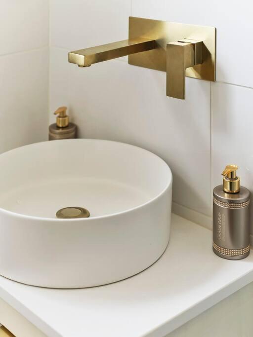 Rofennie Suite -Luxury Ensuite Room! Maidstone Luaran gambar