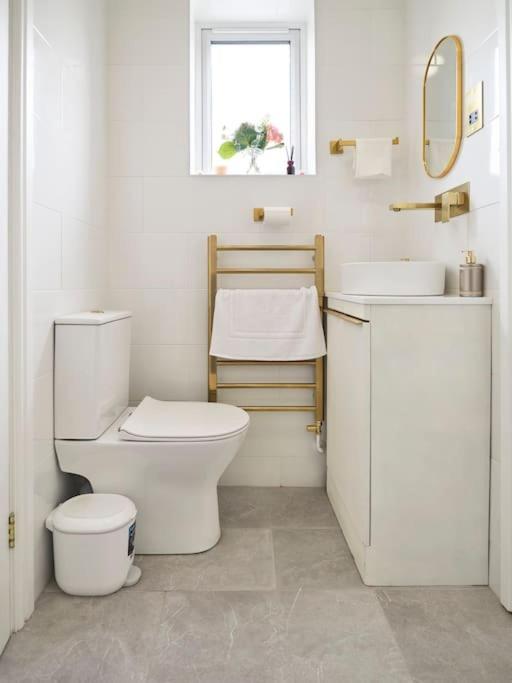 Rofennie Suite -Luxury Ensuite Room! Maidstone Luaran gambar